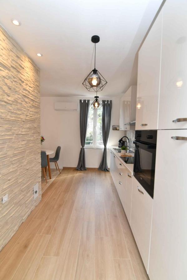 Apartman Leona Lovran Εξωτερικό φωτογραφία