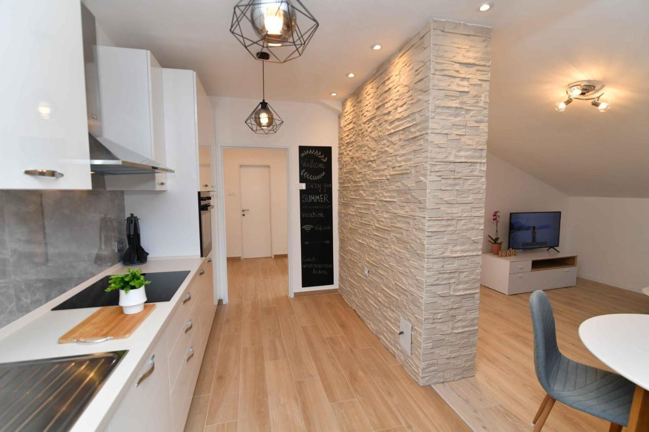 Apartman Leona Lovran Εξωτερικό φωτογραφία