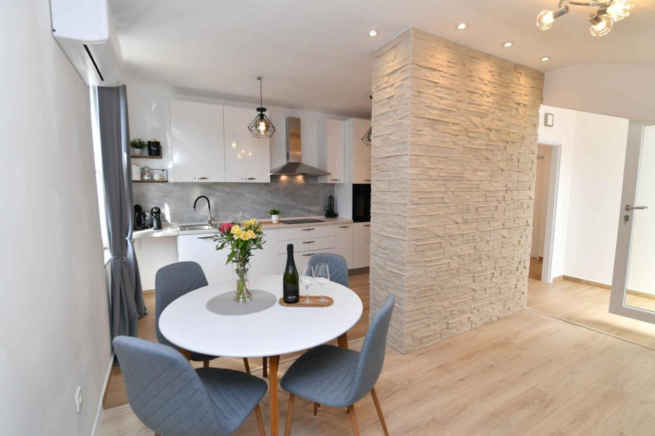Apartman Leona Lovran Εξωτερικό φωτογραφία