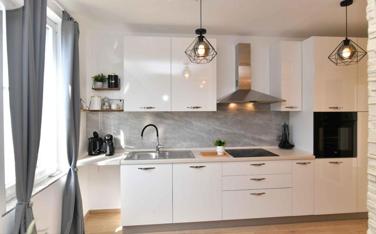 Apartman Leona Lovran Εξωτερικό φωτογραφία