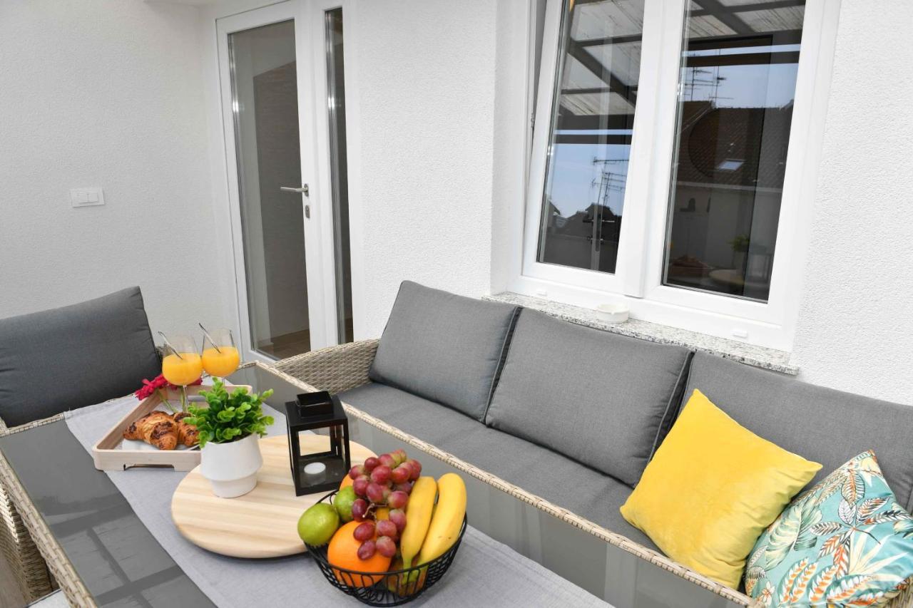 Apartman Leona Lovran Εξωτερικό φωτογραφία